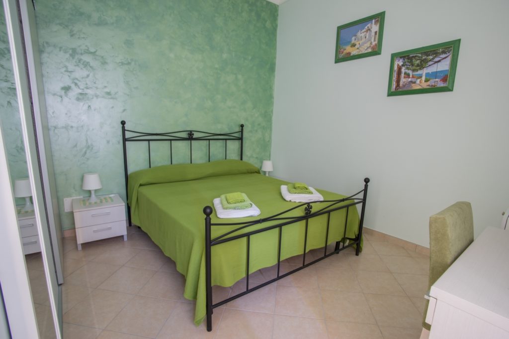 Letto camera matrimoniale